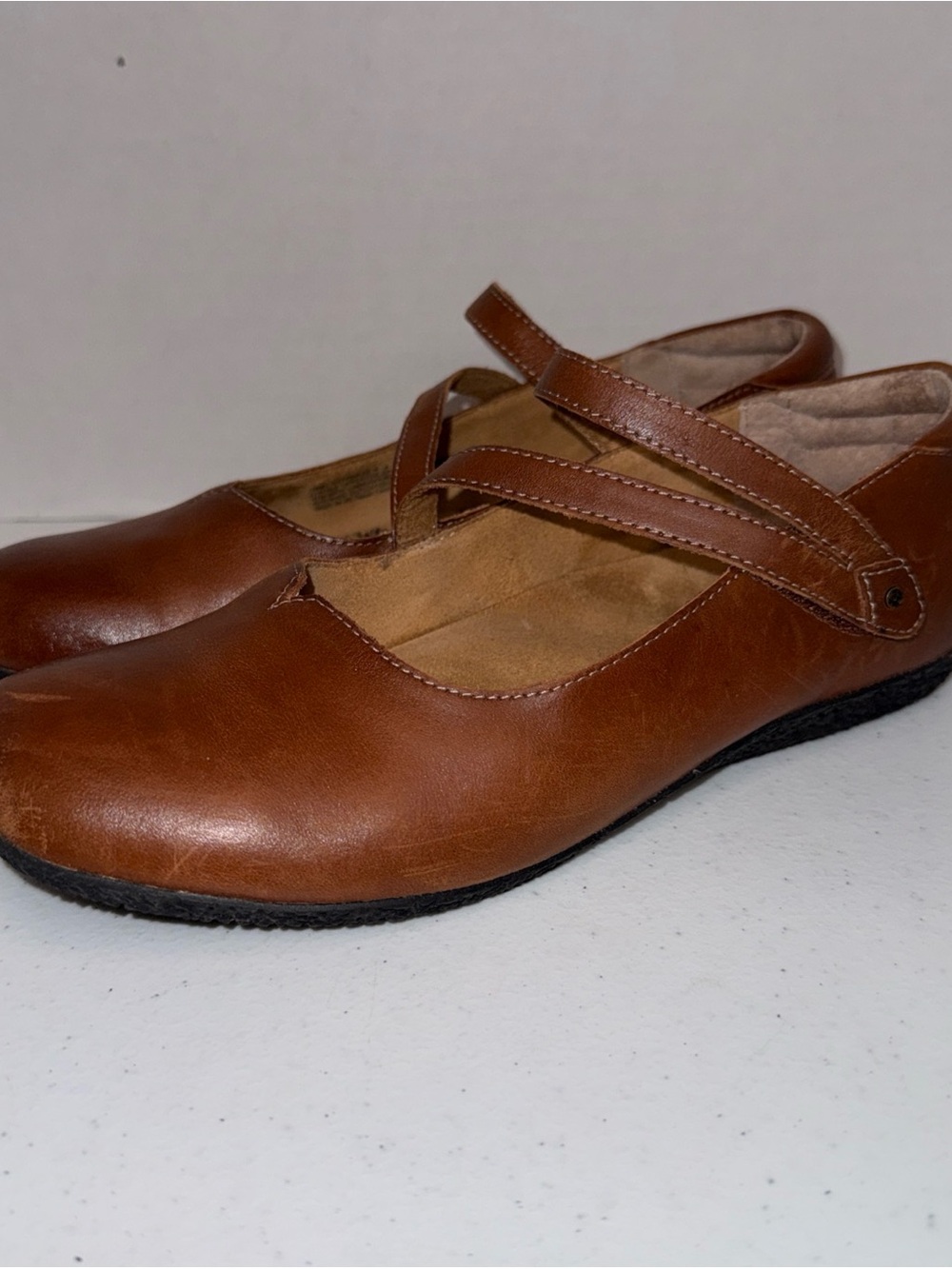 Taos Women’s size 9 Brown Leather Mary Jane Flats